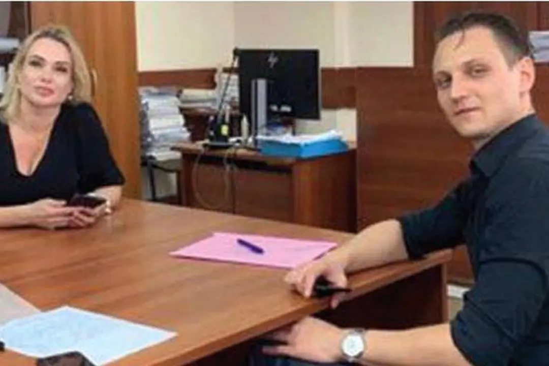 Dmitry Zakhvatov, avvocato della giornalista Marina Ovsvannikova