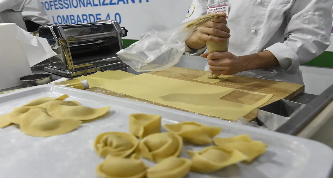 Ma i tortellini al pollo sono opera di carità e non una bestemmia