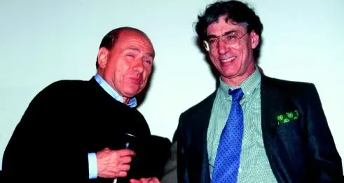 E il Senatùr disse: «Andiamo con Silvio, ha soldi e donne... »