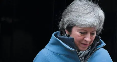 May avverte gli avversari «Così non usciamo dall’Ue»