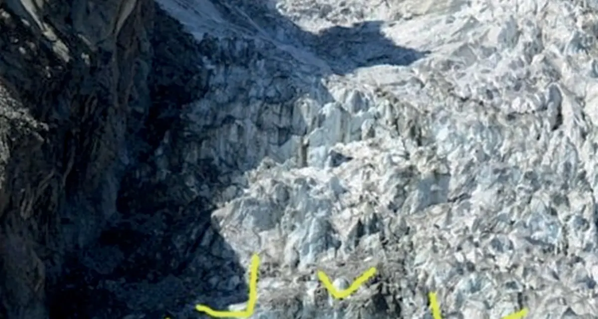 Courmayeur, il ghiacciaio Planpicieux si sta sciogliendo e crolla