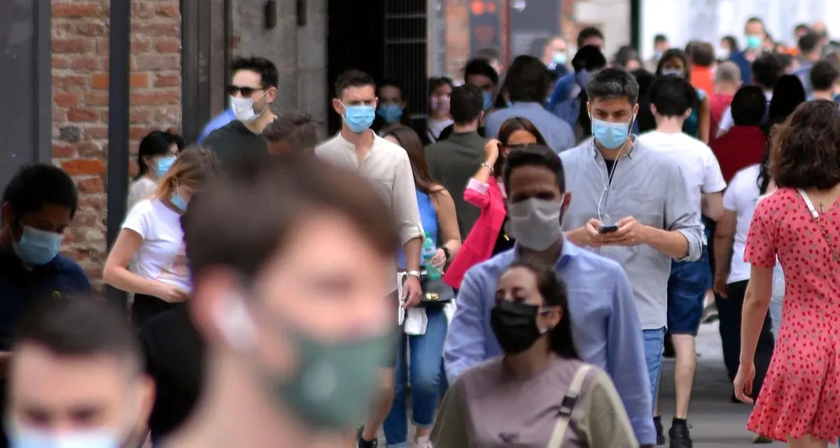Il report settimane dell'Iss: «Epidemia in rapido peggioramento, dati critici in tutte le Regioni»