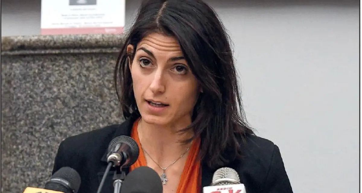 Roma, ultimatum 5 Stelle: tabula rasa o Raggi fuori