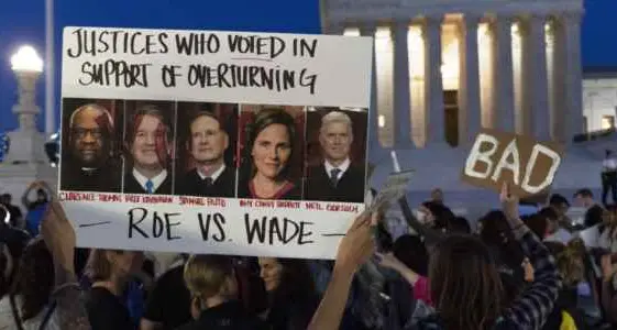 Usa, mobilitazioni in ogni città contro la revoca del diritto all'aborto