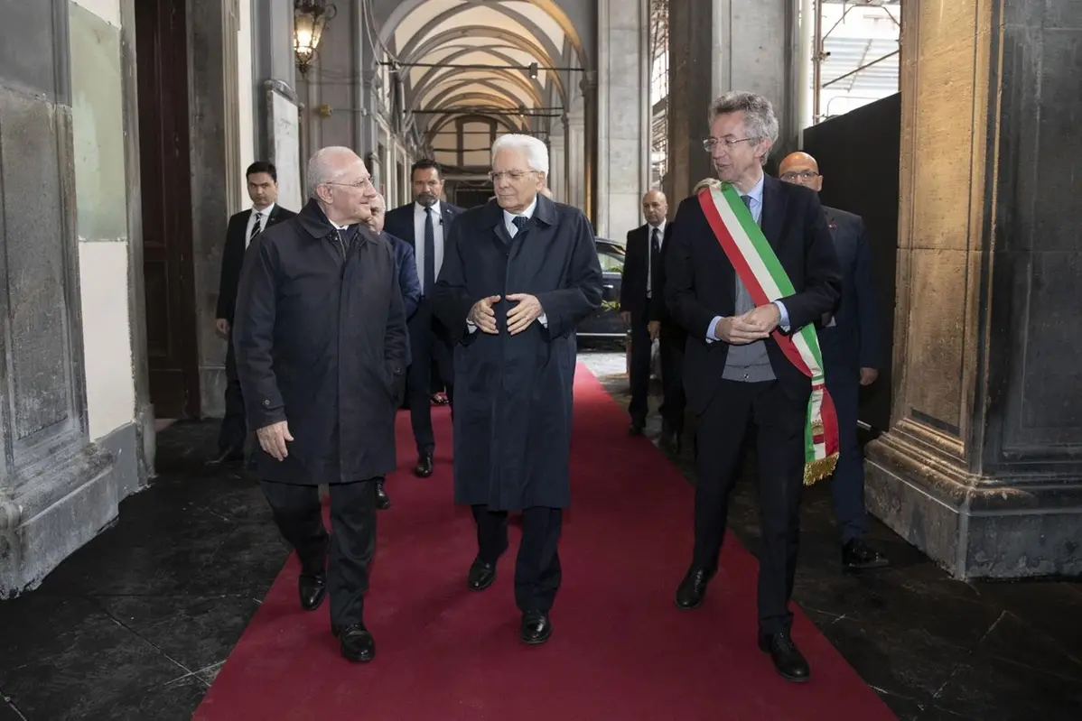 Il Presidente della Repubblica Sergio Mattarella a Napoli,Castel Capuano,accolto da Vincenzo De Luca, Presidente della Regione Campania,e da Gaetano Manfredi, Sindaco di Napoli,in occasione della cerimonia d\\u2019inaugurazione della terza sede della Scuola Superiore della Magistratura e di presentazione dell\\u2019anno formativo 2023