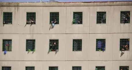 Covid in carcere, più contagiati ma quelli a rischio sono dentro