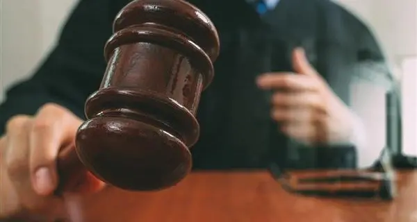 Il giudice disse: «Avvocato, il teste lo interrogo io così ci sbrighiamo»