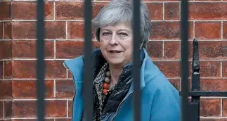 Piove sulla Brexit: allagata la Camera