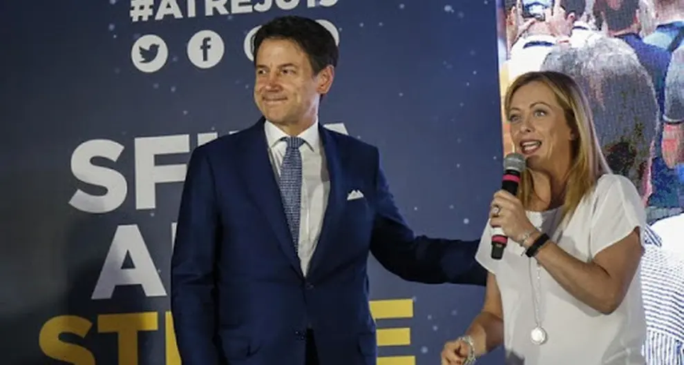 Meloni: \"Conte alliscia il pelo al Cav perché vuole i suoi voti sul Mes\"