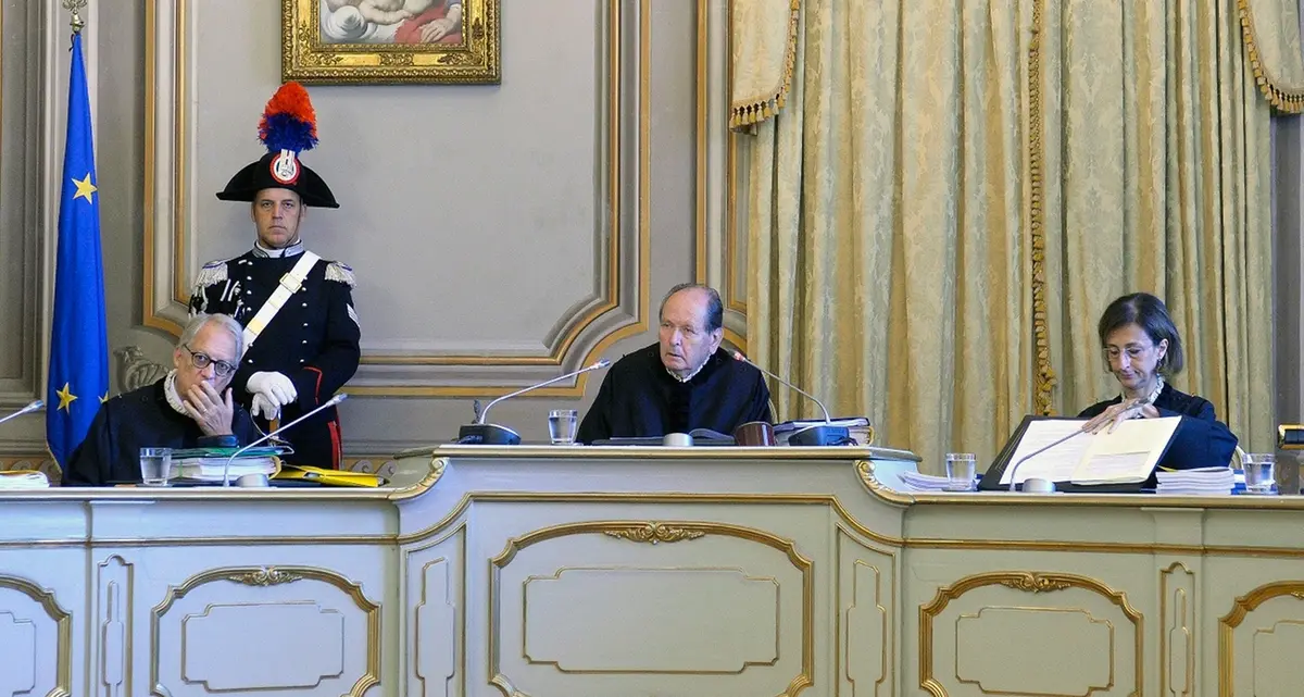 Domiciliari per poter accudire i figli disabili: deciderà la Consulta
