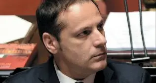 «Siri si dimetta», «Raggi pure»: scontro totale tra Lega e M5S