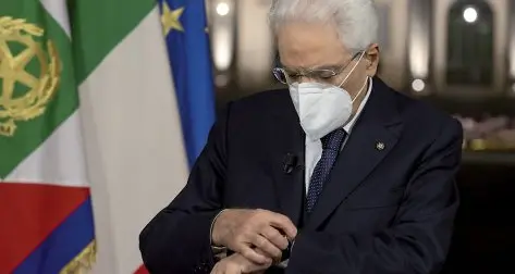 Una crisi in incognito che permette a Conte di cercare la maggioranza