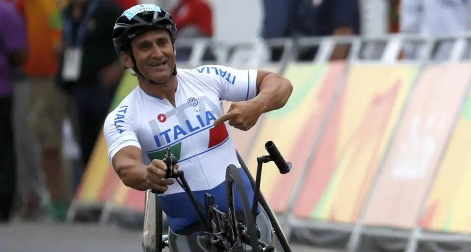 Il bollettino medico: Zanardi stabile ma in «gravissime condizioni»