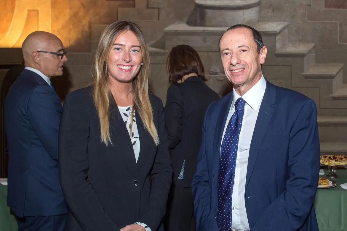 Maria Elena Boschi e Andrea Mascherin: il presidente del Cnf evidenzia l\\'impegno del governo, e in particolare della sottosegretaria alla Presidenza del Consiglio, sull\\'equo compenso, inserito anche nella legge di Stabilit\\u00E0