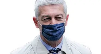Qualcuno avvisi il senatore Morra che il Movimento lo ha cacciato...