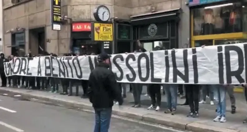 Striscione neofascista: 9 denunciati