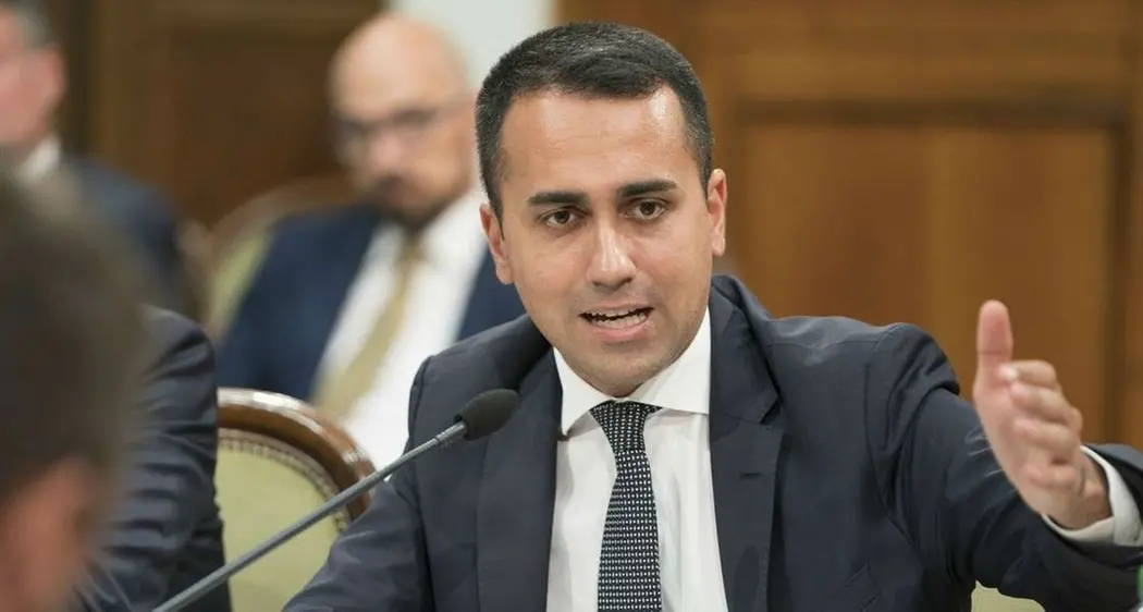Di Maio apre la campagna referendaria e prova a rassicurare i dem: «Presto la nuova legge elettorale»