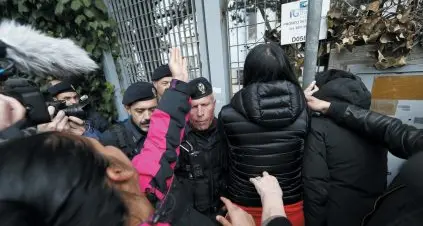 La rivolta di Torre Maura contro i rom: la procura indaga per odio razziale