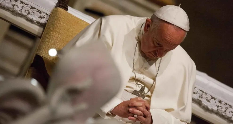 Il Papa: \"Prego per chi ha subito una sentenza ingiusta\"