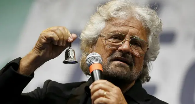 Grillo ha introdotto il limite degli 8 mandati...altro che ritorno alle origini