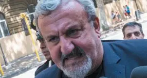 «Presunti illeciti nelle primarie in cui sfidò Matteo Renzi»: Michele Emiliano indagato