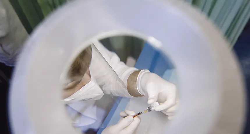 Anche l’Anm si ribella: «Basta con accuse infondate, vaccinateci tutti, avvocati inclusi»