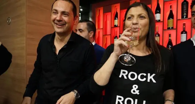 Il Tar ordina la chiusura dei bar calabresi. La Santelli tira dritto e Boccia s'infuria