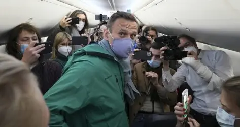 Russia, la denuncia dell'avvocato di Navalny: «Ora lo privano del diritto di difesa»