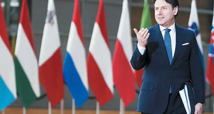 L’ultimo azzardo di Renzi: blindare il governo e poi salutare Conte