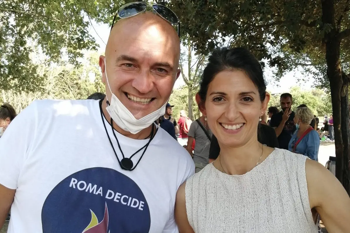 Carlo Maria Simonetti, candidato di \\u201CRoma decide\\u201D, con Virginia Raggi