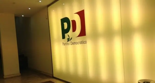 4,35 di notte: è pronta la lista del Pd. Orlando lascia la direzione. Renzi: \"Esperienza devastante\"