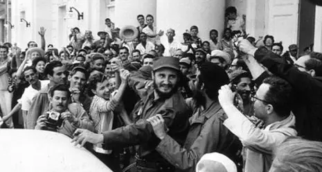 Gennaio 1959: Fidel entra a Santiago. Sì, la storia lo assolverà. Forse...