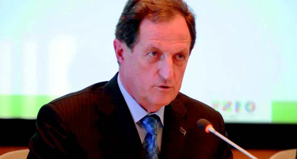 Mantovani: «Stringere mani non è corruzione ma politica...»