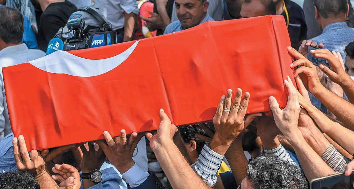 Da Bruxelles al Cremlino, tutti contro Erdogan: «Fermi i bombardamenti»
