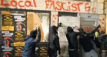 Macron scioglie i cugini francesi di Casapound