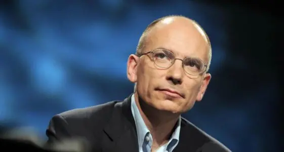 Green pass obbligatorio, Letta: \"No al blocco del Paese\"