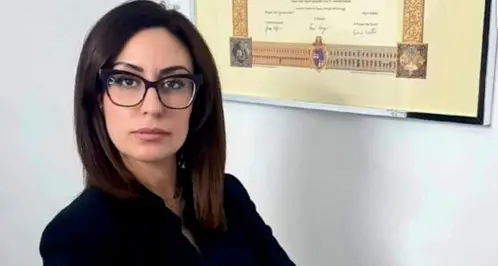 Tra giudice e avvocata era amore. Ma su di lei è scattata la gogna