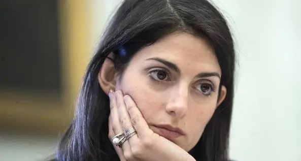 Roma, Raggi sotto assedio dopo l'arresto di Marra