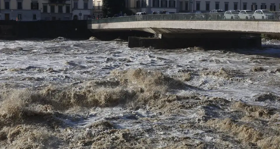 Firenze, colmo di piena per l'Arno