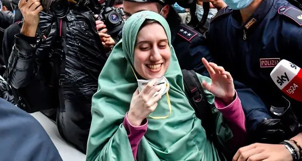 Silvia Aisha Romano: \"Il velo è simbolo di libertà\"