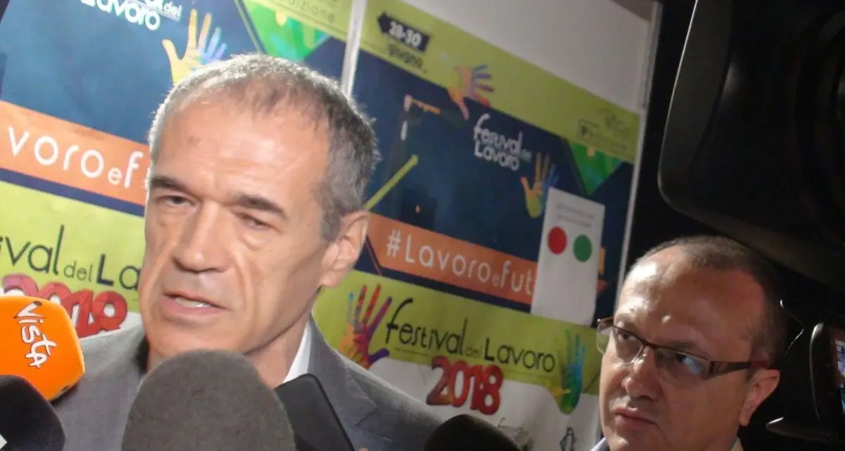 La sentenza di Cottarelli sulla finanziaria: «Non ce la possono fare»