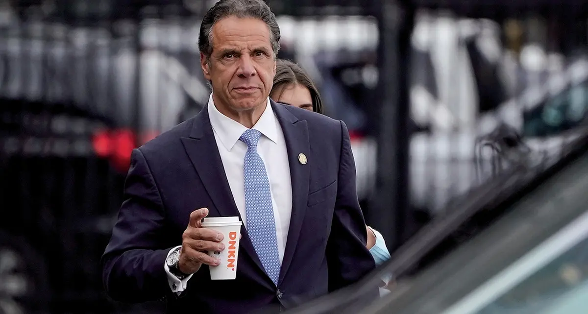 Andrew Cuomo nel tritacarne del giustizialismo