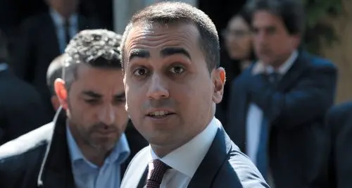 Pressing M5S su Conte: «Dimetti subito Siri»