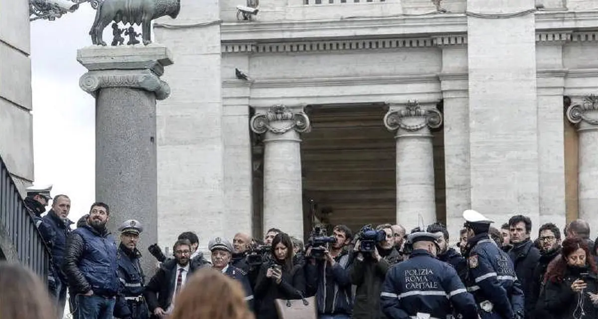 Le polizze alla sindaca Raggi erano solo “sentimentali”