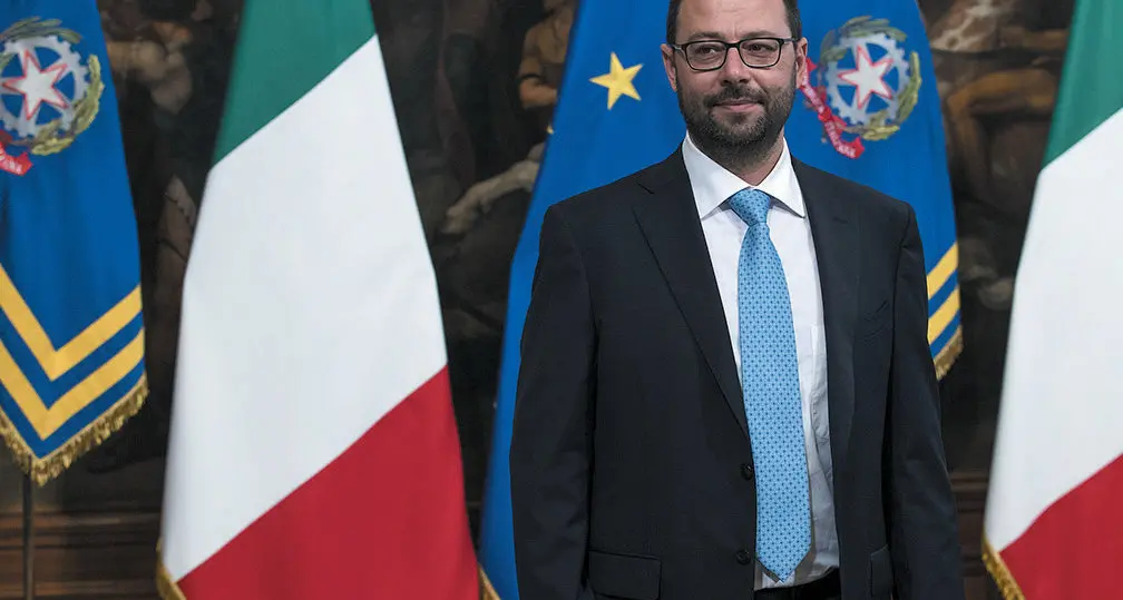 Patuanelli a Bruxelles, l'offensiva green italiana si scontra con le resistenze Ue