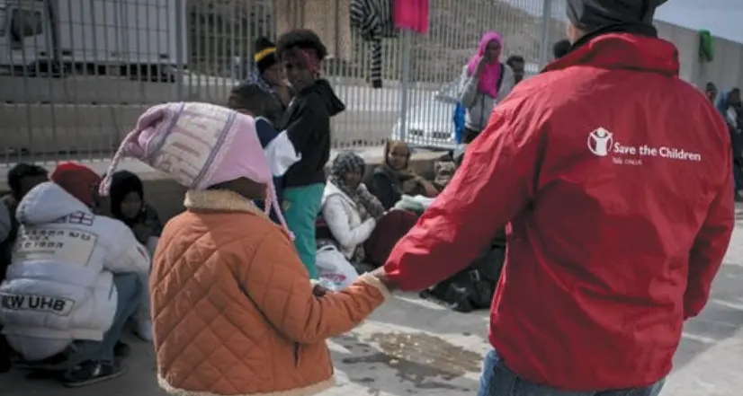 Save the Children: «Infanzia negata a un bambino su tre»