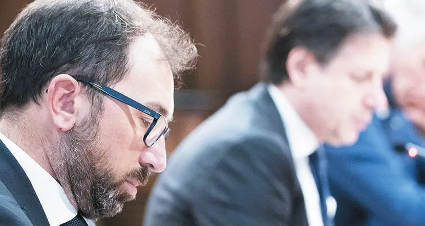 Abuso d’ufficio, quella riforma voluta dal premier che imbarazza i grillini
