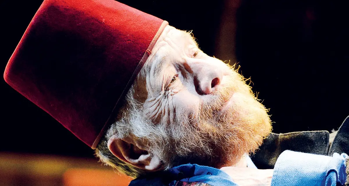 Ombre, luci e fantasmi: Lavia incontra Pirandello e ci regala un’altra magia
