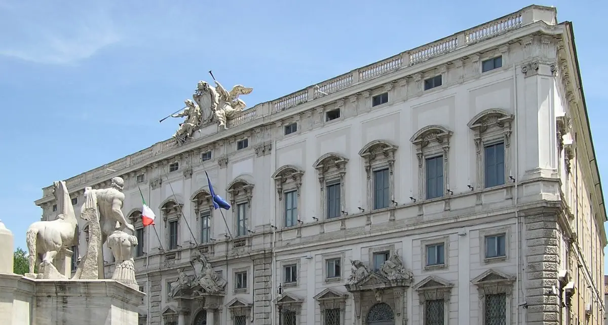 Sul fine vita la Consulta allarga il campo. E richiama la politica