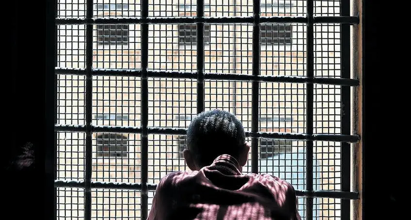 «Mio figlio sta male e non può stare in carcere: lo stanno uccidendo»